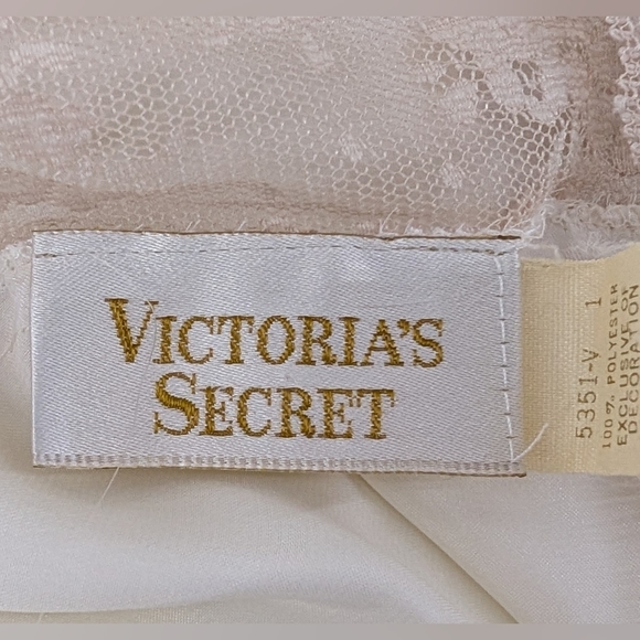 Vintage Victoria’s Secret Gold Label Teddy Ivory Satin Lace Lingerie Medium - Picture 6 of 8
